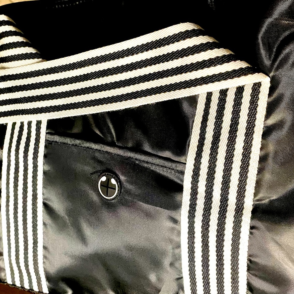 Lightweight Waterproof Totebag - image 2